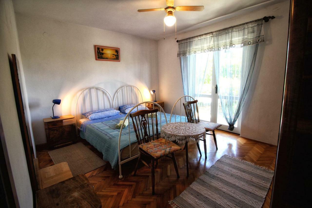 Green Garden Apartments Ровин Екстериор снимка
