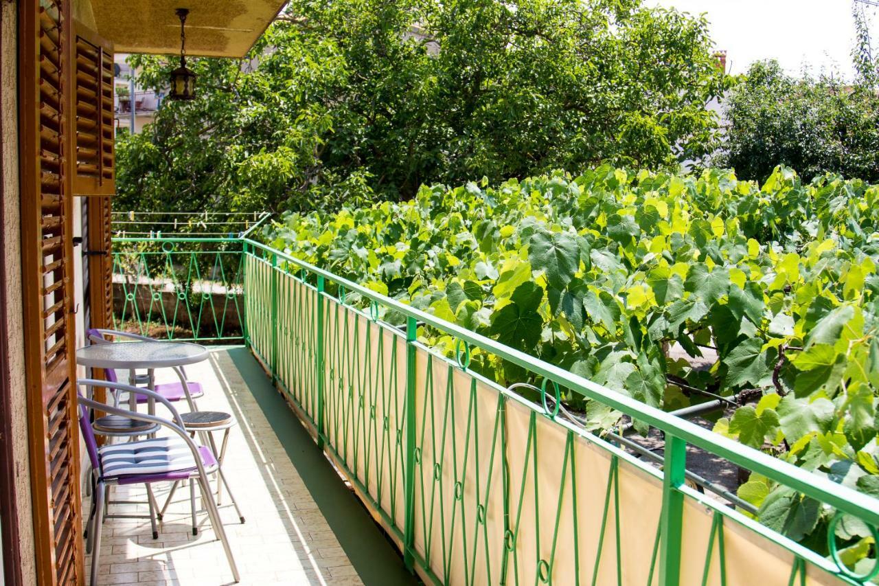 Green Garden Apartments Ровин Екстериор снимка
