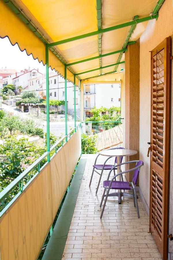 Green Garden Apartments Ровин Екстериор снимка