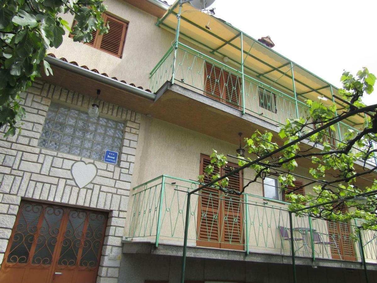Green Garden Apartments Ровин Екстериор снимка