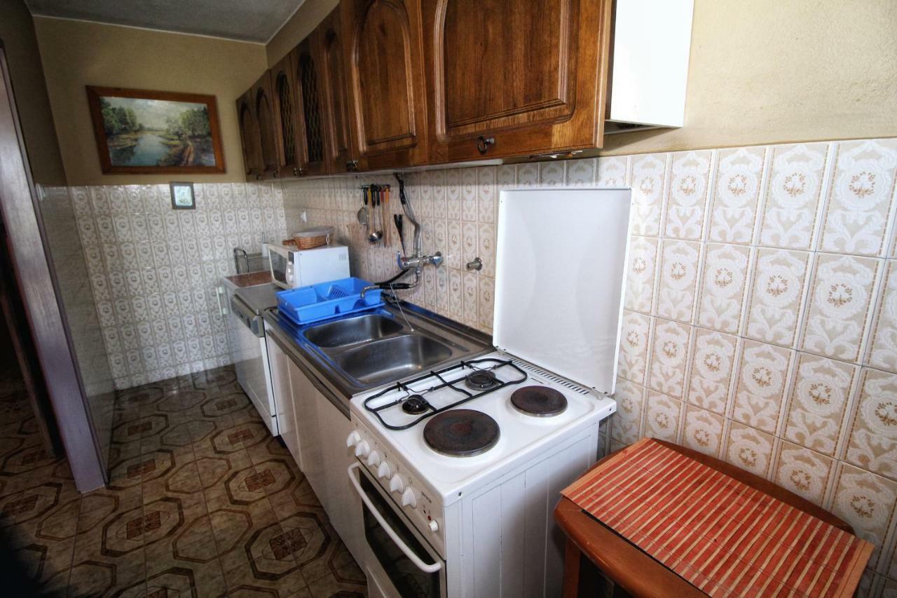 Green Garden Apartments Ровин Екстериор снимка